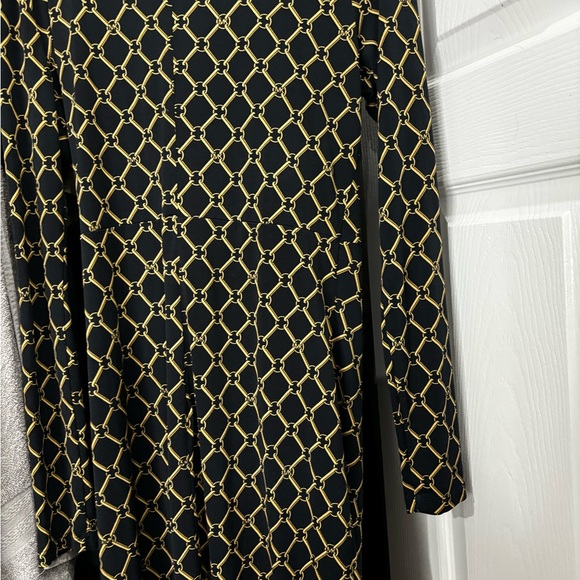 A beautiful dress that makes your body looks beautiful - Picture 1 of 2